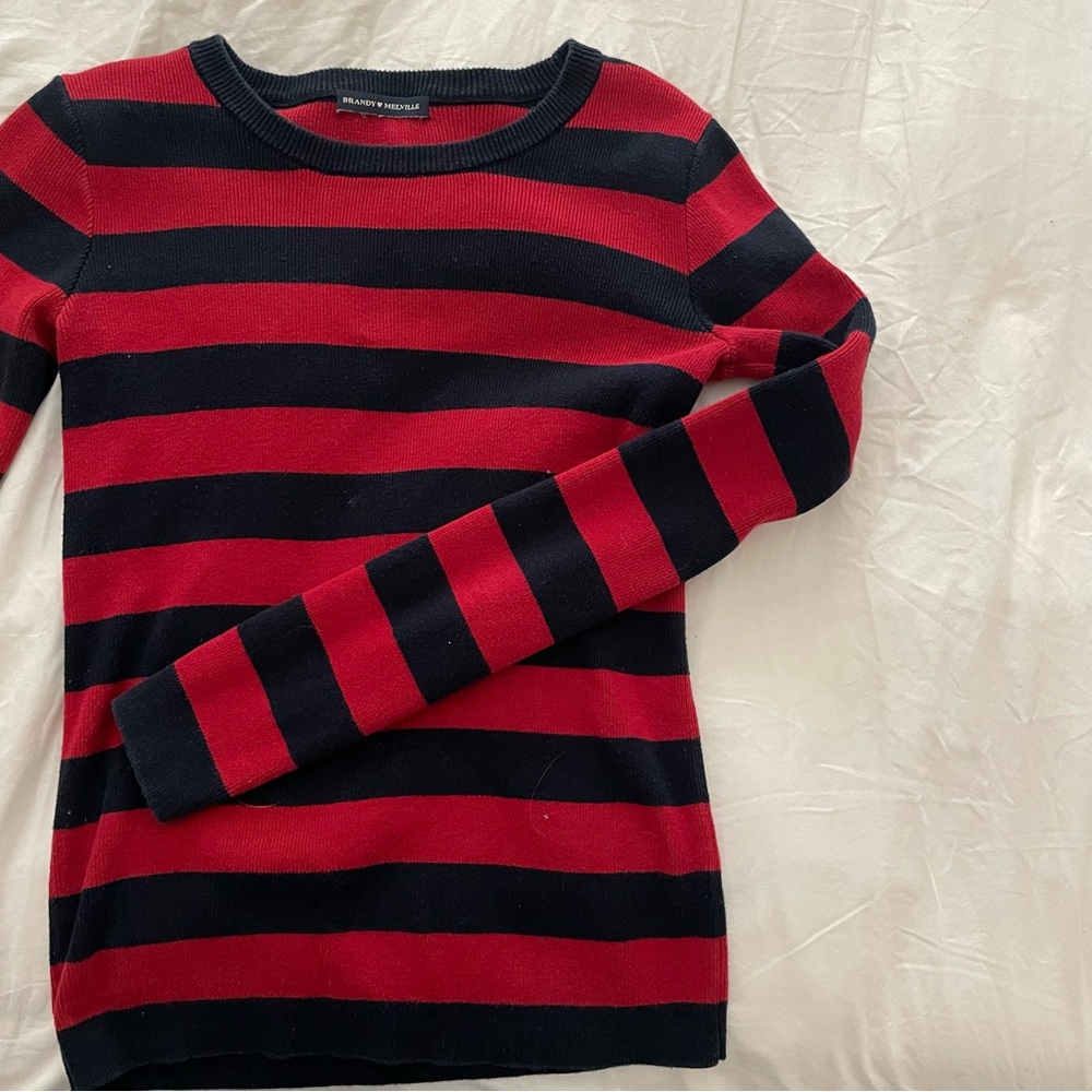 BRANDY MELVILLE MIDNIGHT/ RED SWEATER TOP
